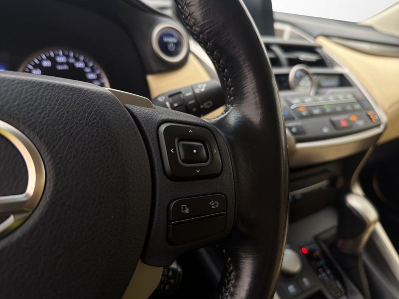 Lexus NX bild 18