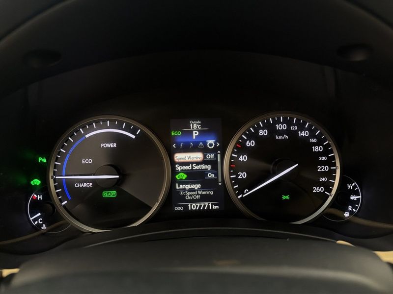Lexus NX bild 17