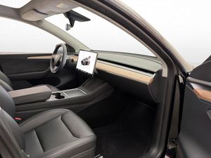 Tesla Model Y bild 29