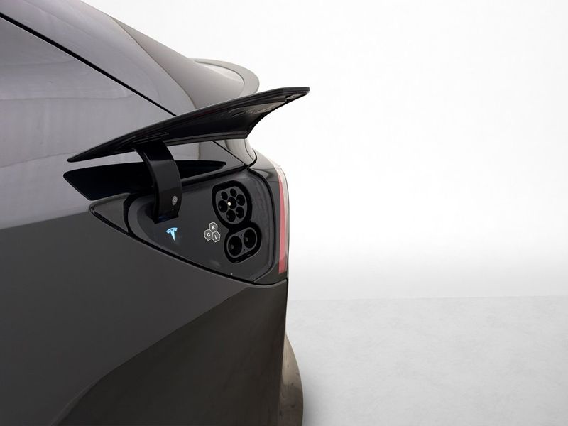 Tesla Model Y bild 12