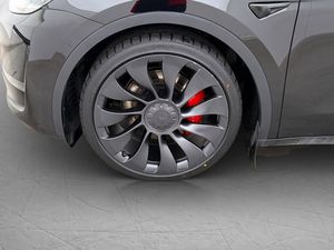 Tesla Model Y bild 32