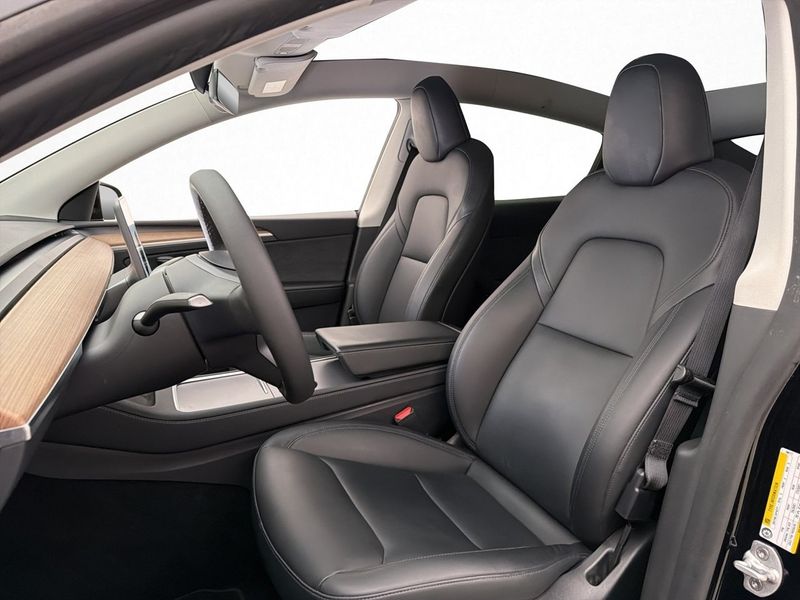 Tesla Model Y bild 14