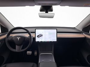 Tesla Model Y bild 16