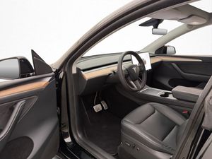 Tesla Model Y bild 13