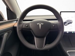 Tesla Model Y bild 18