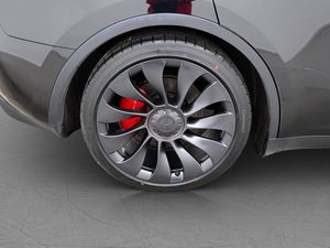 Tesla Model Y bild 34