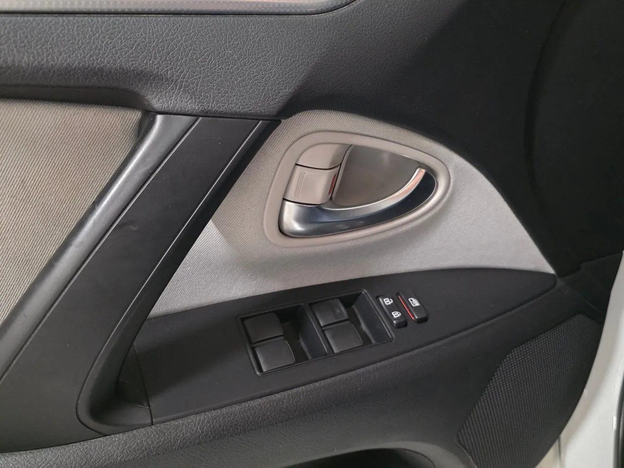 Toyota Avensis bild 20