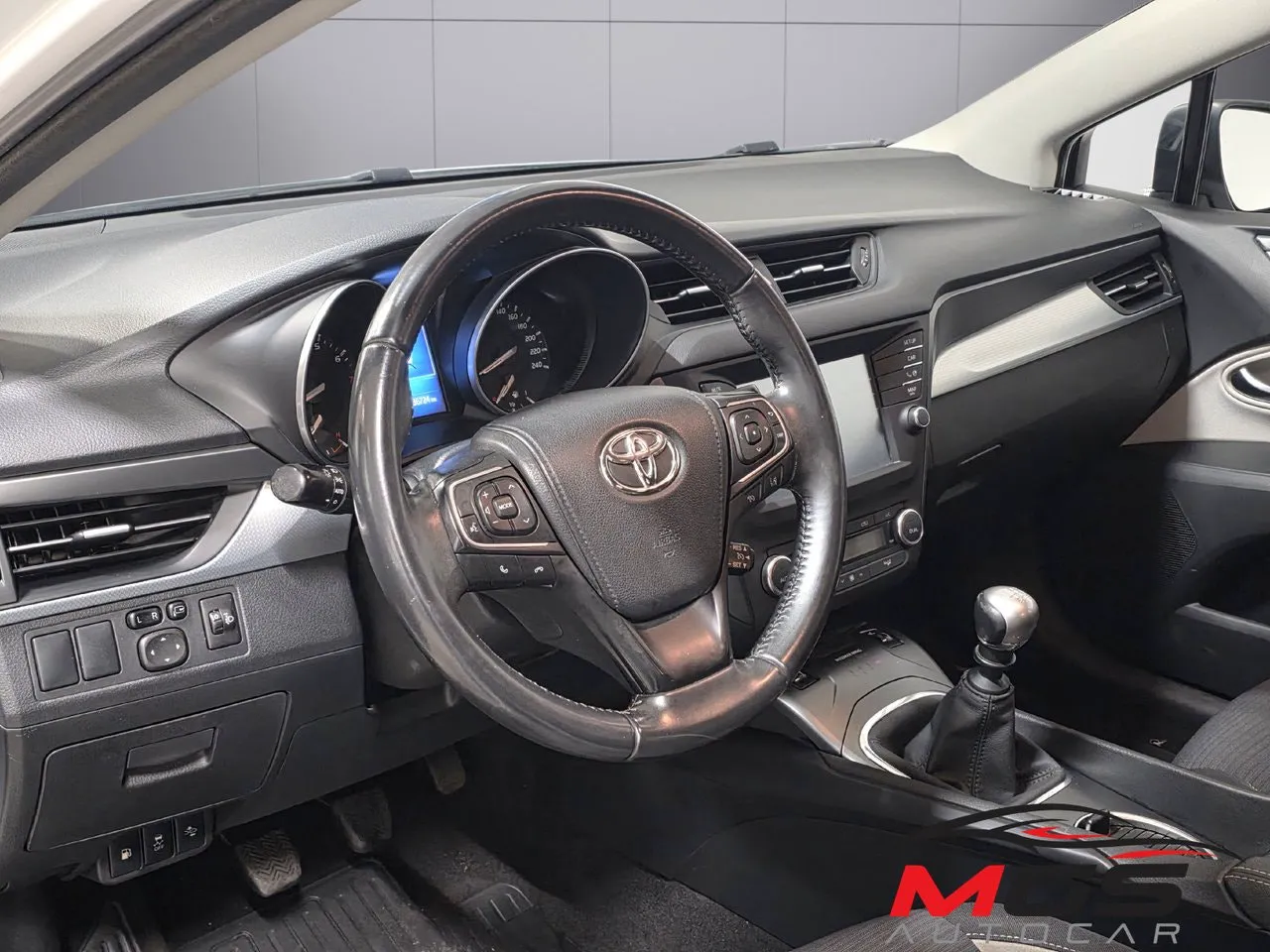 Toyota Avensis bild 16