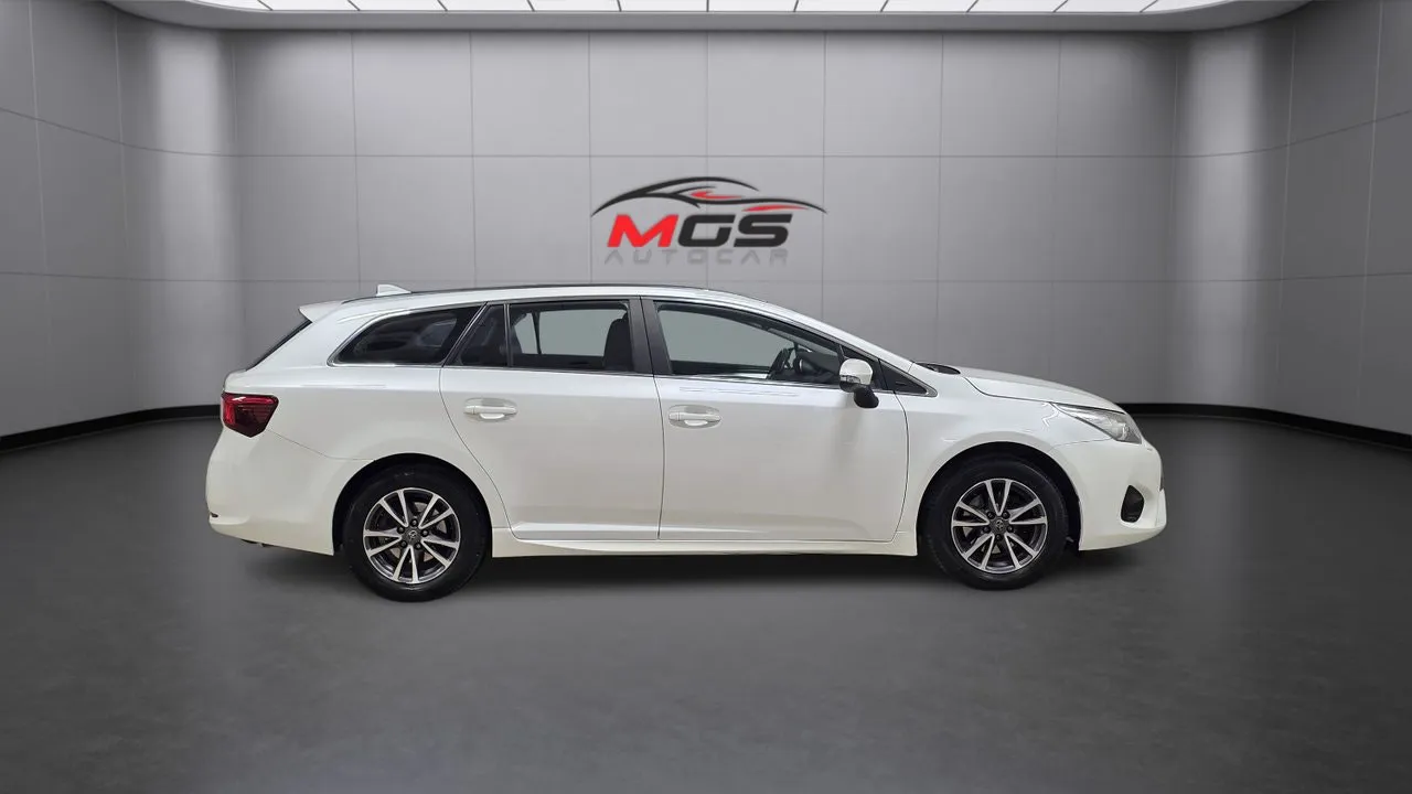 Toyota Avensis bild 7
