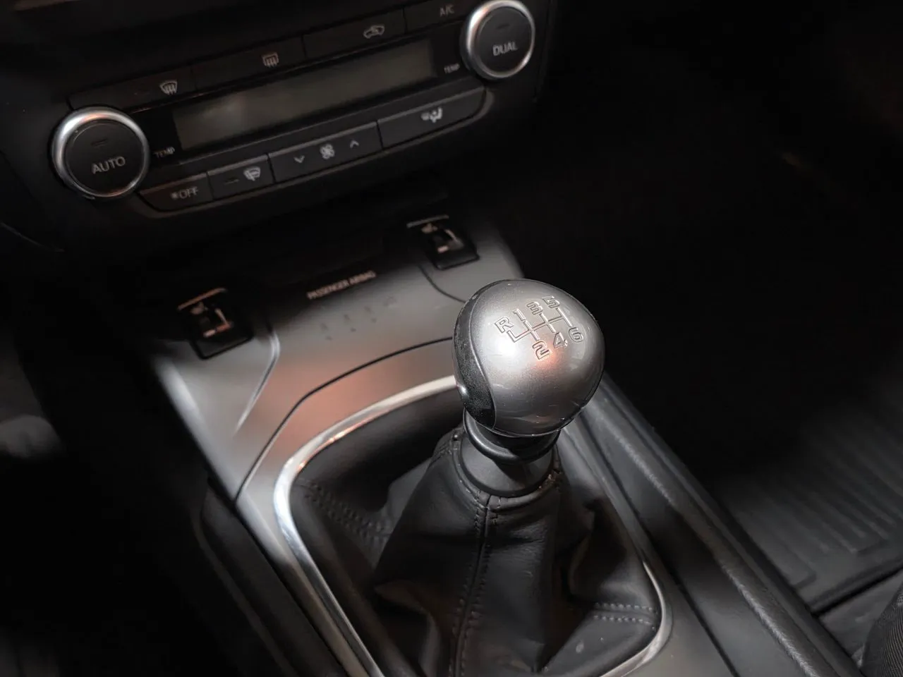 Toyota Avensis bild 23