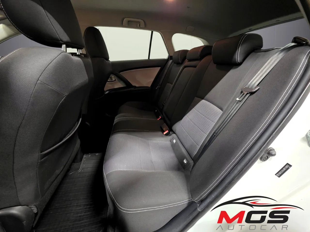 Toyota Avensis bild 14