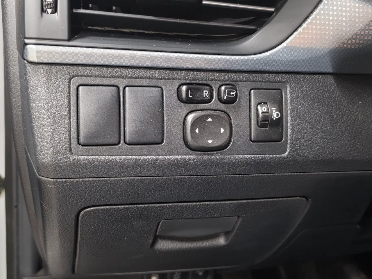 Toyota Avensis bild 19