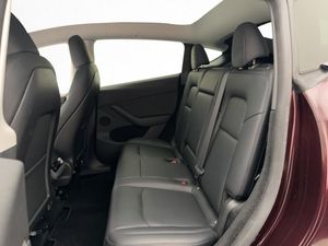 Tesla Model Y bild 25