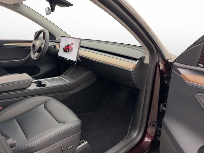Tesla Model Y bild 24