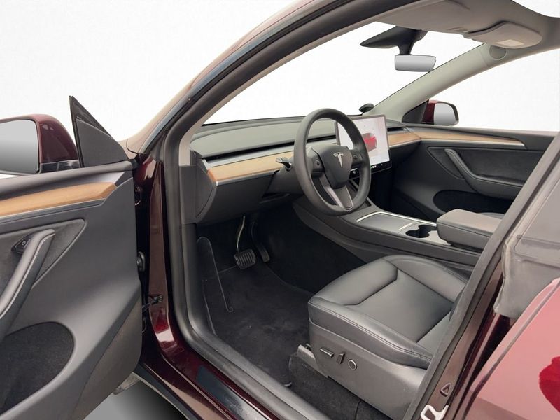 Tesla Model Y bild 10