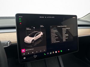 Tesla Model 3 bild 22