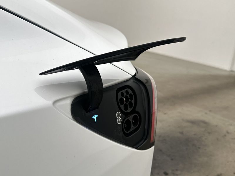Tesla Model 3 bild 27