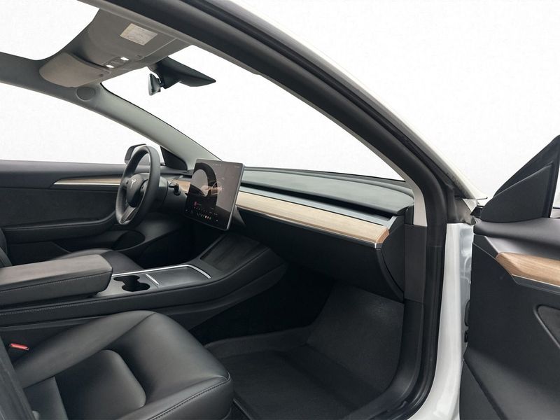 Tesla Model 3 bild 24