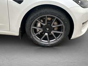 Tesla Model 3 bild 30