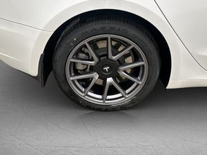 Tesla Model 3 bild 31