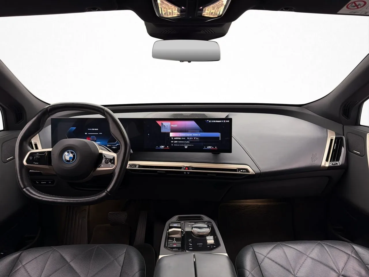BMW iX bild 16