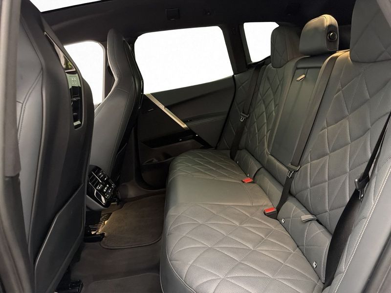 BMW iX bild 31