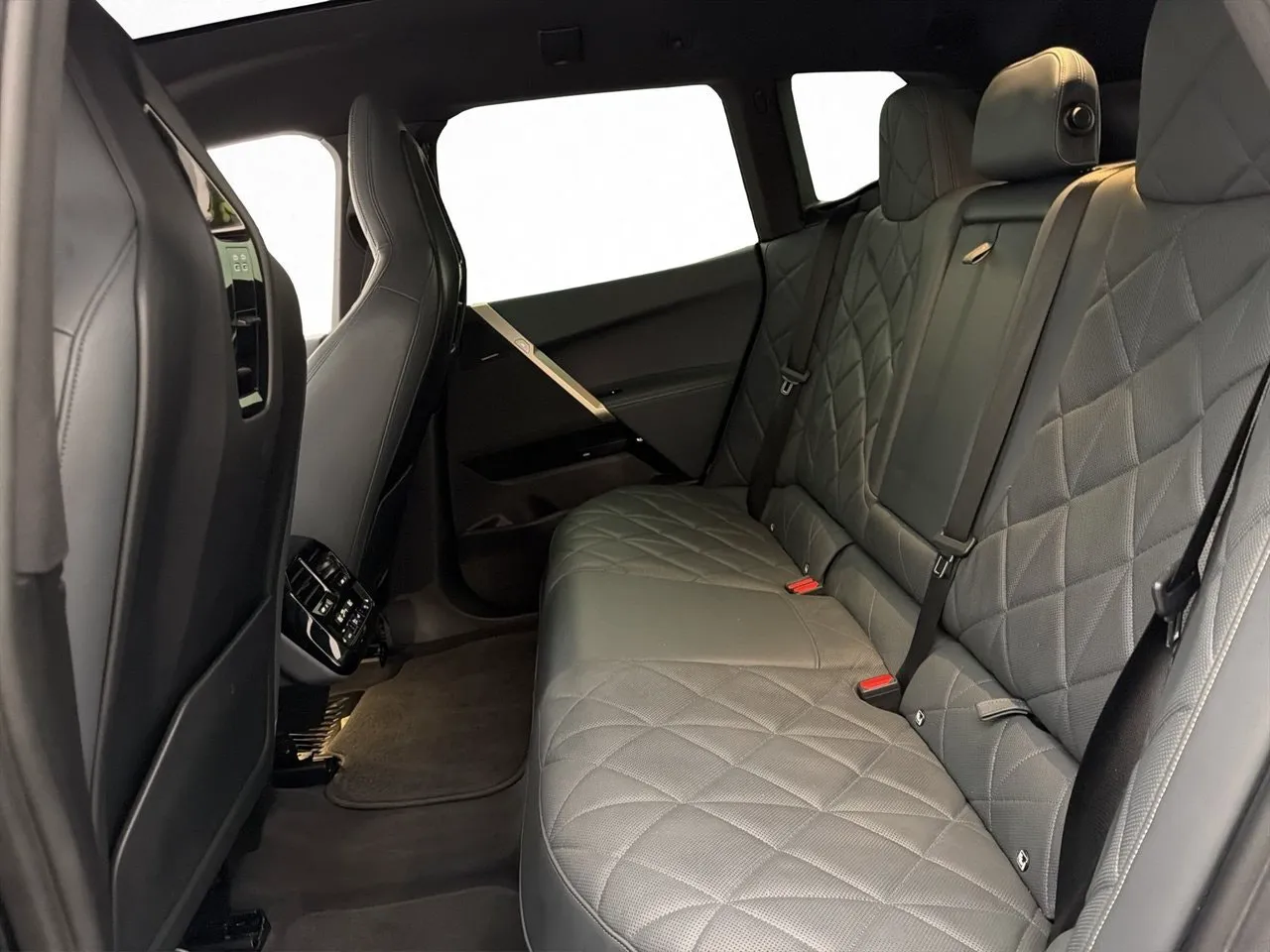 BMW iX bild 31