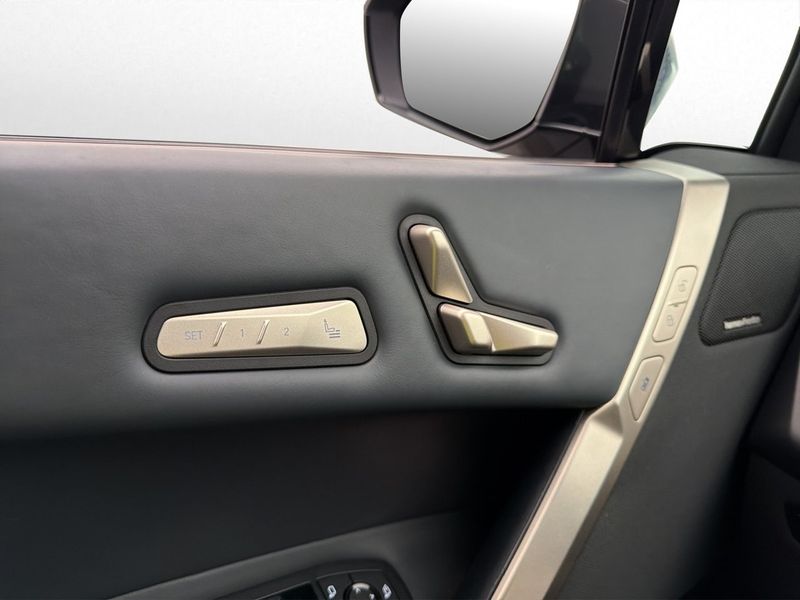 BMW iX bild 14