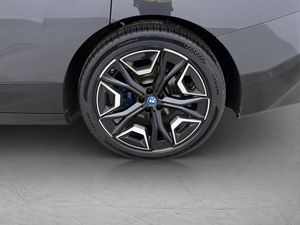 BMW iX bild 37