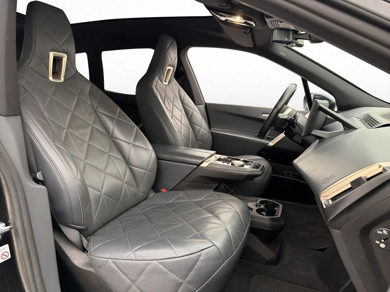 BMW iX bild 29