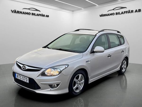 Hyundai i30 cw 1.6 CRDi Kombi Blue Drive - 2011