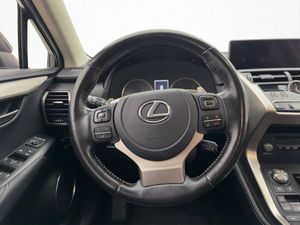 Lexus NX bild 12