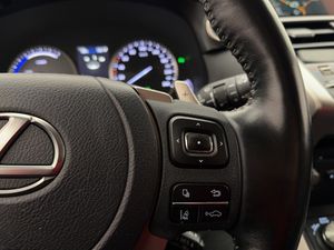 Lexus NX bild 16