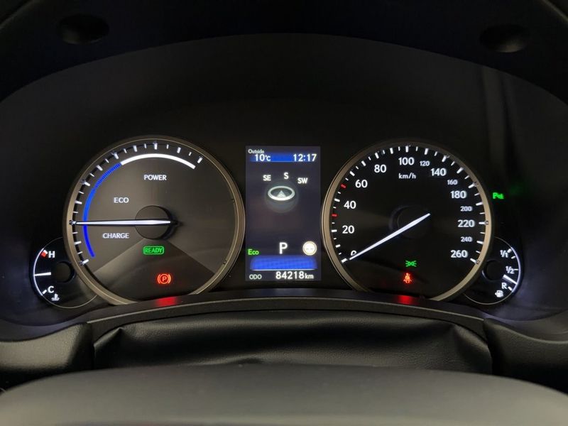 Lexus NX bild 15