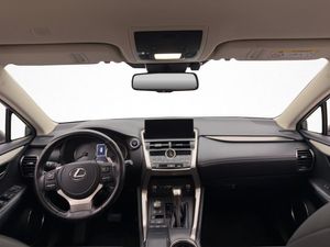 Lexus NX bild 22