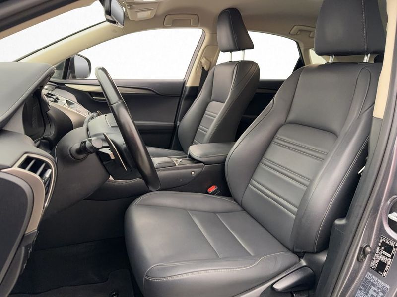 Lexus NX bild 11