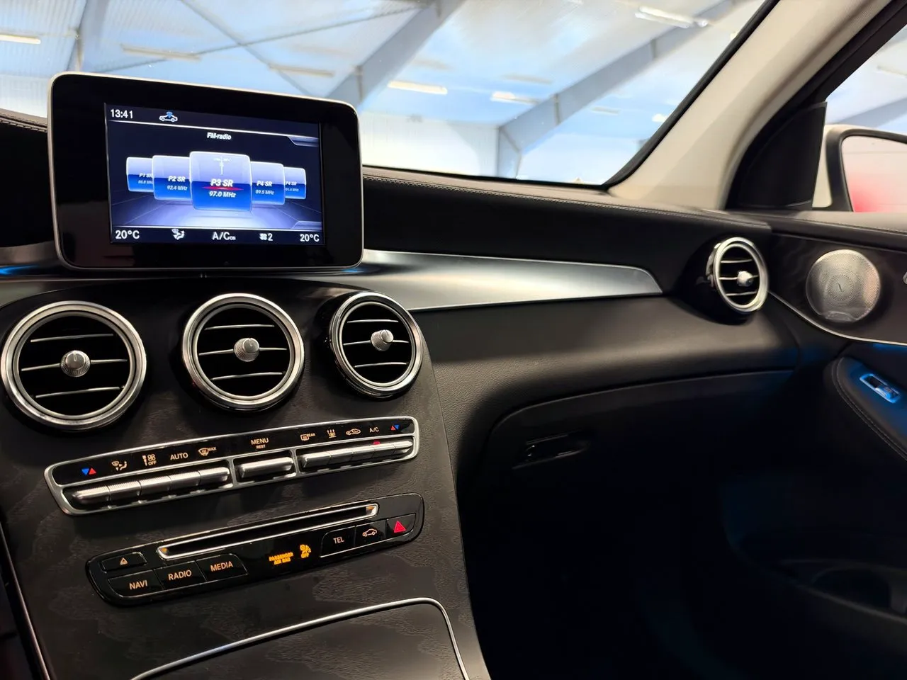 Mercedes GLC250 bild 14