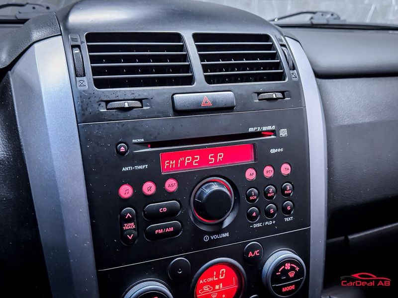 Suzuki Grand Vitara bild 24