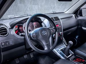 Suzuki Grand Vitara bild 12