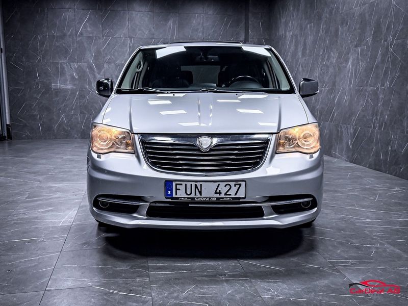 Lancia Voyager bild 2