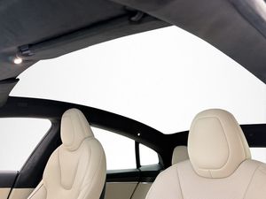 Tesla Model S bild 18