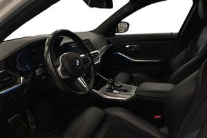 BMW 330 bild 13