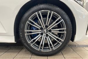 BMW 330 bild 11