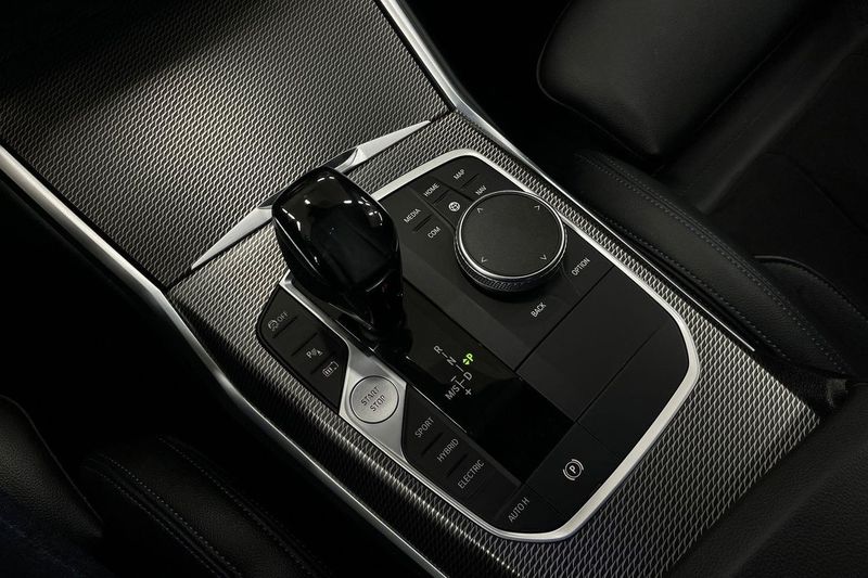 BMW 330 bild 30