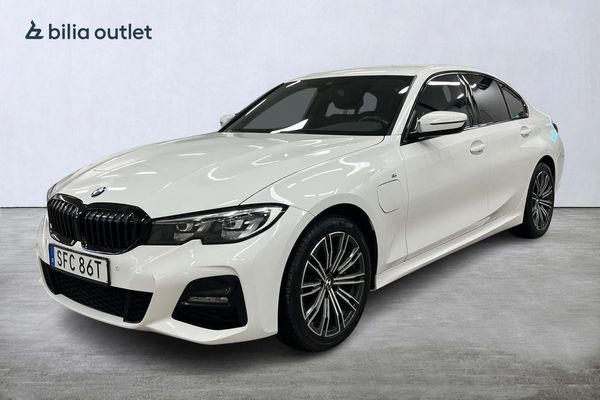 BMW 330 e Sedan M Sport 292hk Shadowline Navi CarPlay Sensorer - 2021