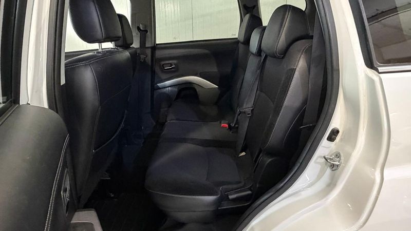 Mitsubishi Outlander bild 12