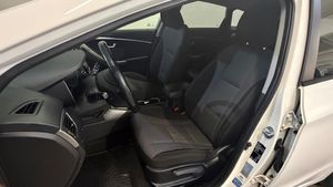 Hyundai i30 bild 8