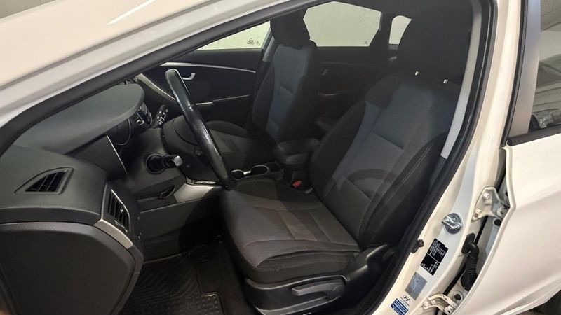 Hyundai i30 bild 8