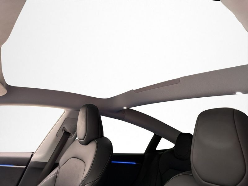 Tesla Model 3 bild 12