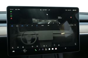 Tesla Model Y bild 17